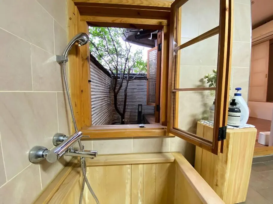 Holiday home Hanok Jae L 4Br 2Bath L 9Min From Anguk Stn Seoul