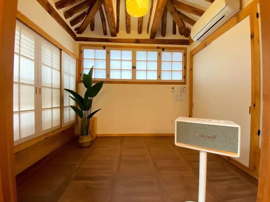 Hanok Jae L 4Br 2Bath L 9Min From Anguk Stn Seoul