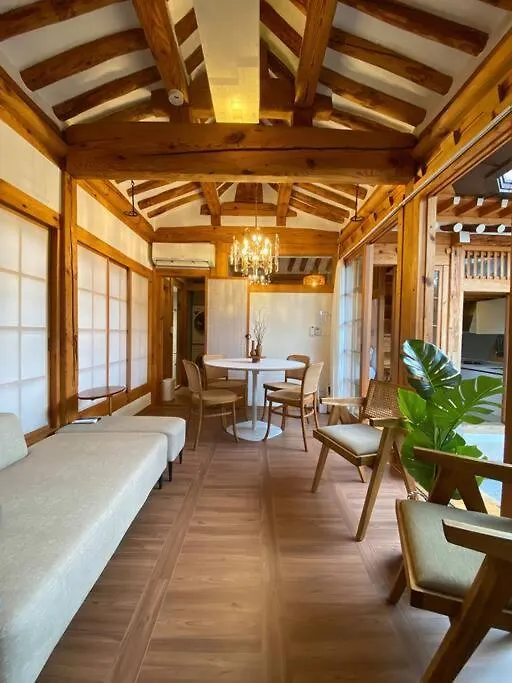 Hanok Jae L 4Br 2Bath L 9Min From Anguk Stn Seoul