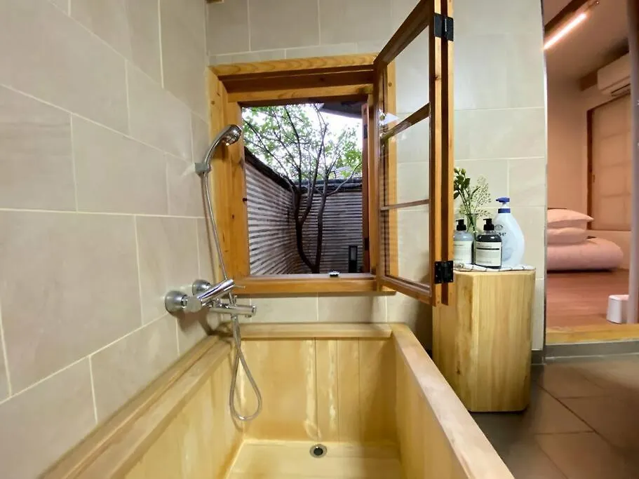 Hanok Jae L 4Br 2Bath L 9Min From Anguk Stn Seoul 0*,